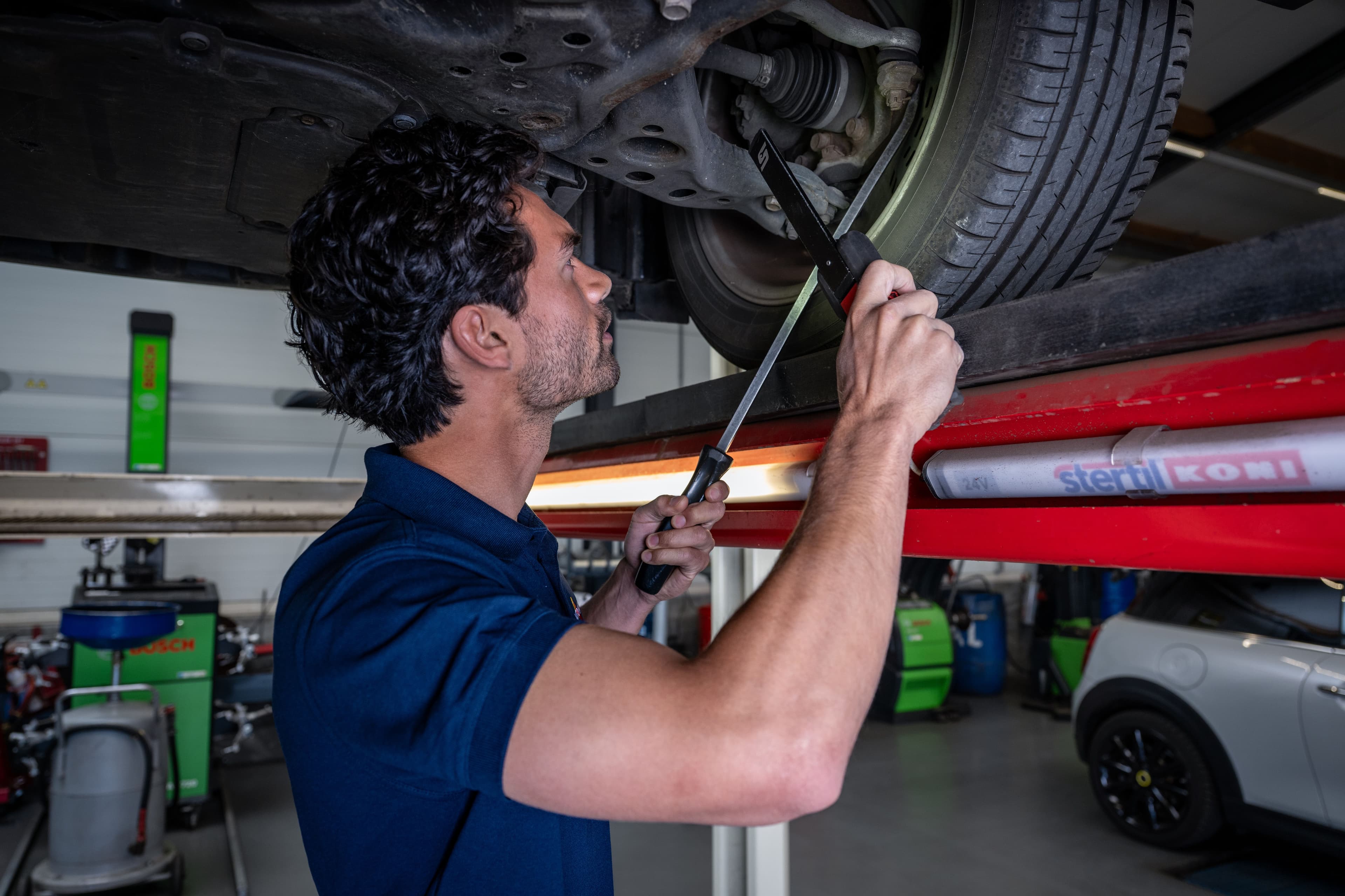 Bij Autorepairmaster kan je terecht voor groot of klein onderhoud voor dat je naar de keuring moet.